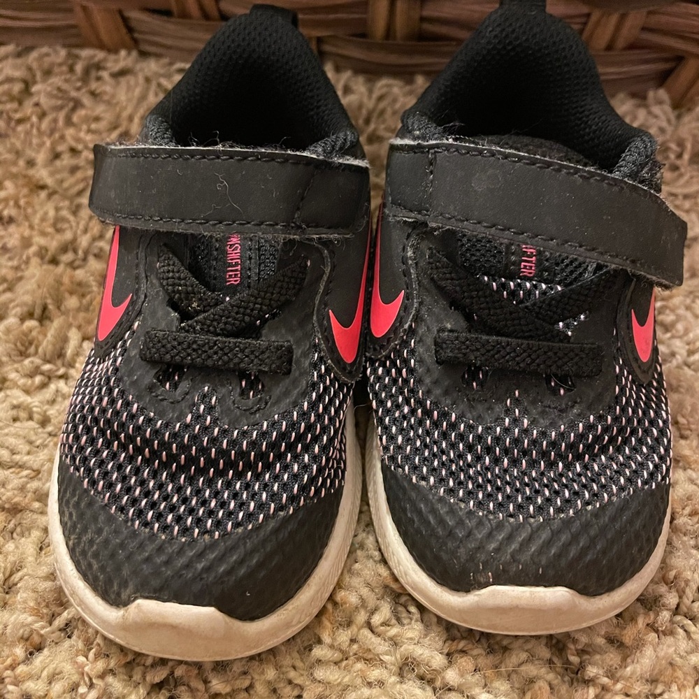 Toddler Girls Nike Shoes